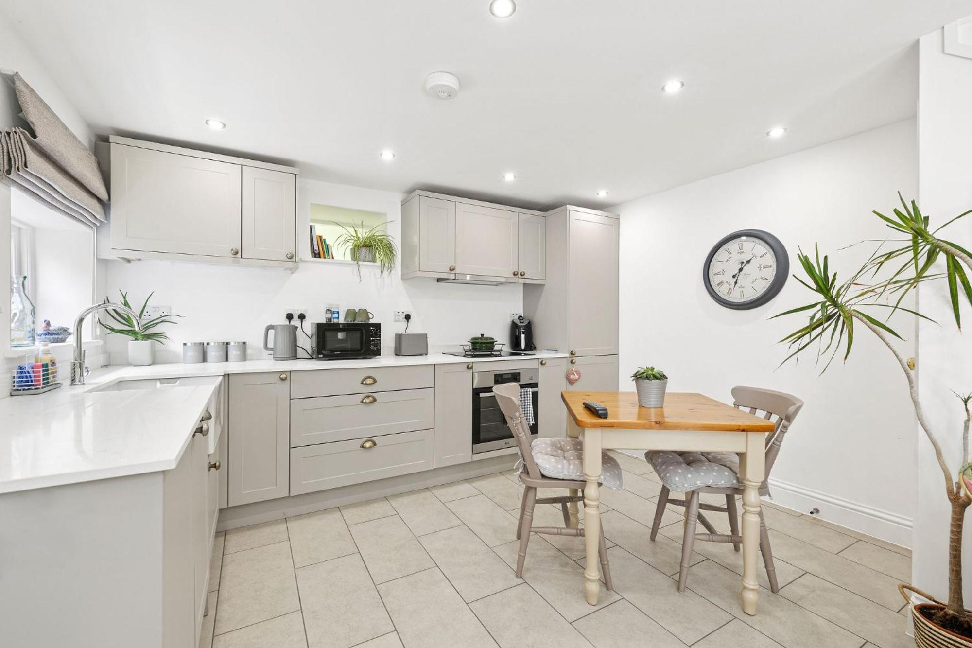 Flower Cottage By Ludlow Castle With Onsite Parking Exterior photo
